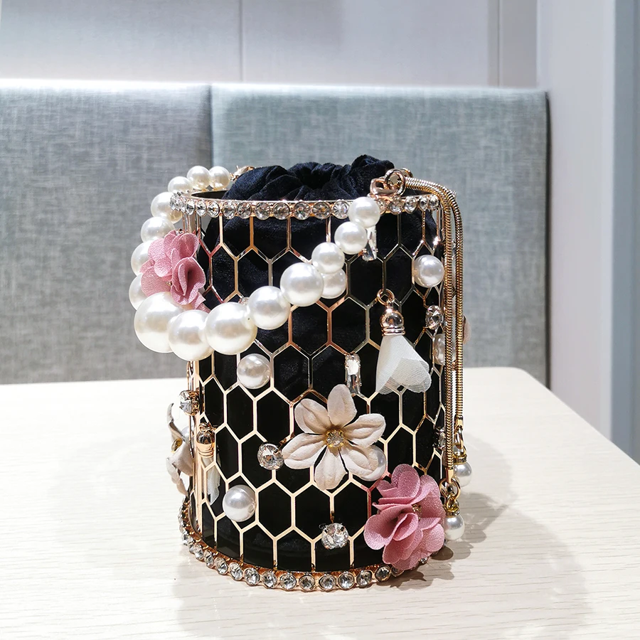 

Designer Diamonds Alloy Cage Pearls Dinner Clutch Purse Ladies Chic Handbag Flowers Rhinestones Metal Luxury Women Evening Bag