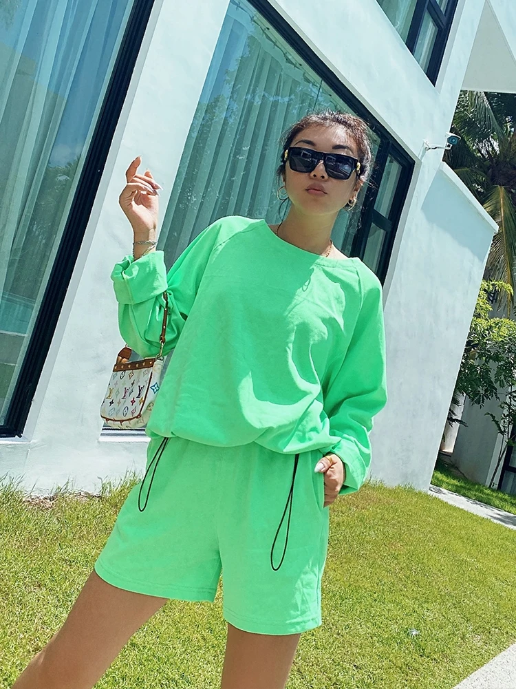 

2020 Autumn Long Sleeve O Neck Neon Green Top Drawstring Shorts Two Piece Set Women Outfits K426