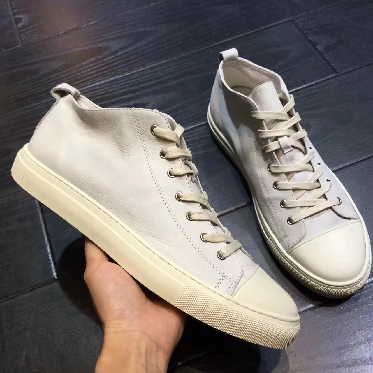 

Top Cowhide Genuine Leather Spring Male Outdoor Camping Skate Step Jog Sport Shoes Leisure Time High Help Small Dirty Sneakers