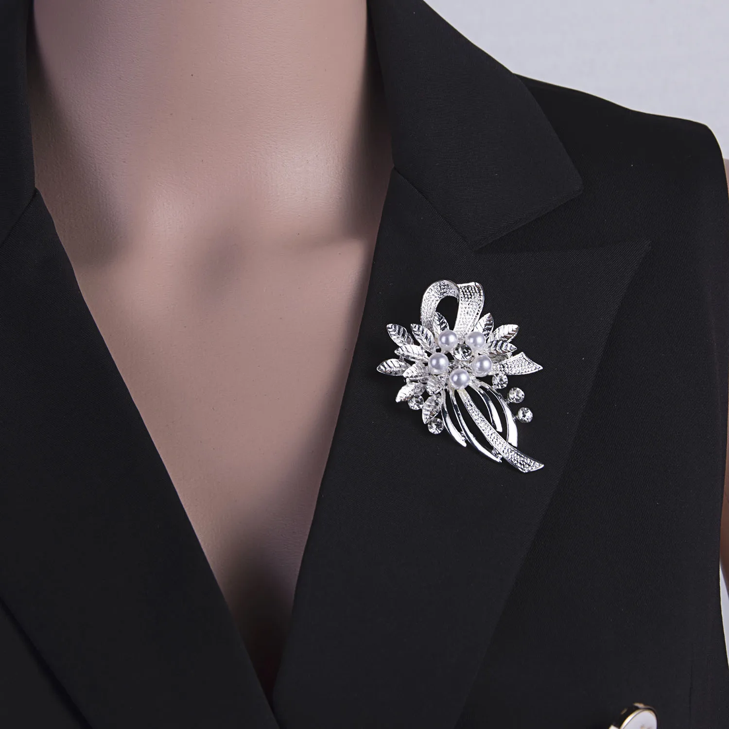 Женская брошь цветок Rinhoo большая Серебристая из металлического сплава в форме