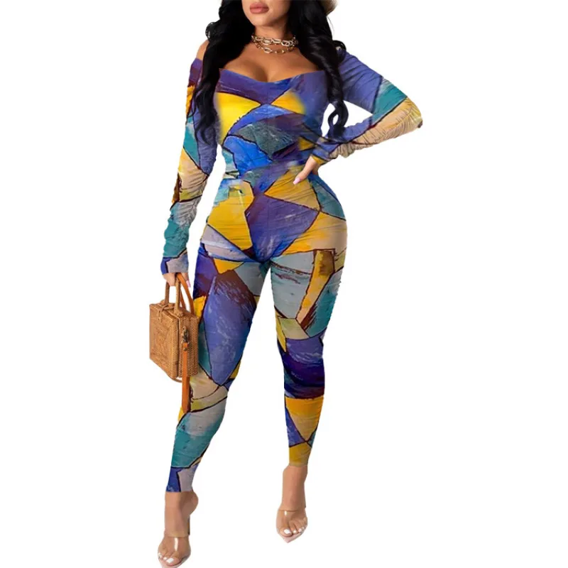Женский комбинезон с длинным рукавом открытыми плечами и геометрическим принтом