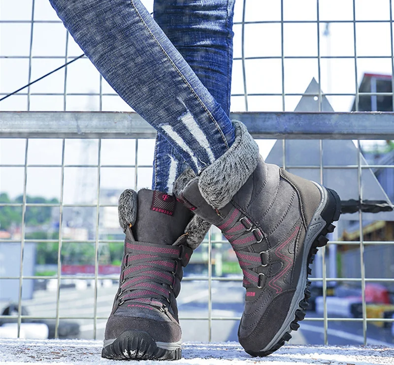 

Зимние женские зимние сапоги BCEBYL теплая обувь до середины икры для холодной погоды уличная плюшевая обувь нескользящие женские зимние крос...