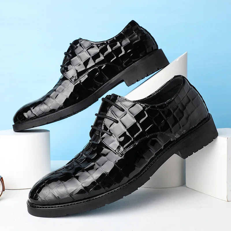 

New dress shoes bright leather patent leather men's business British style pointed wedding banquet show leather men's shoes