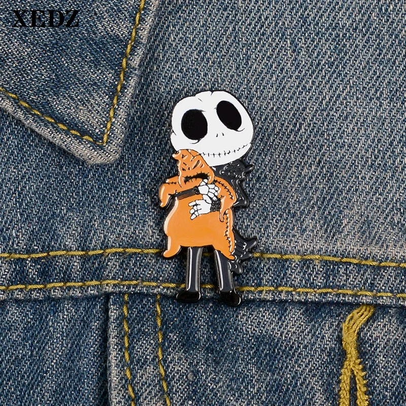 

XEDZ alien starfish enamel metal anime pins puppet doll cute funny cartoon anime clothes punk lapel brooch jewelry for friend