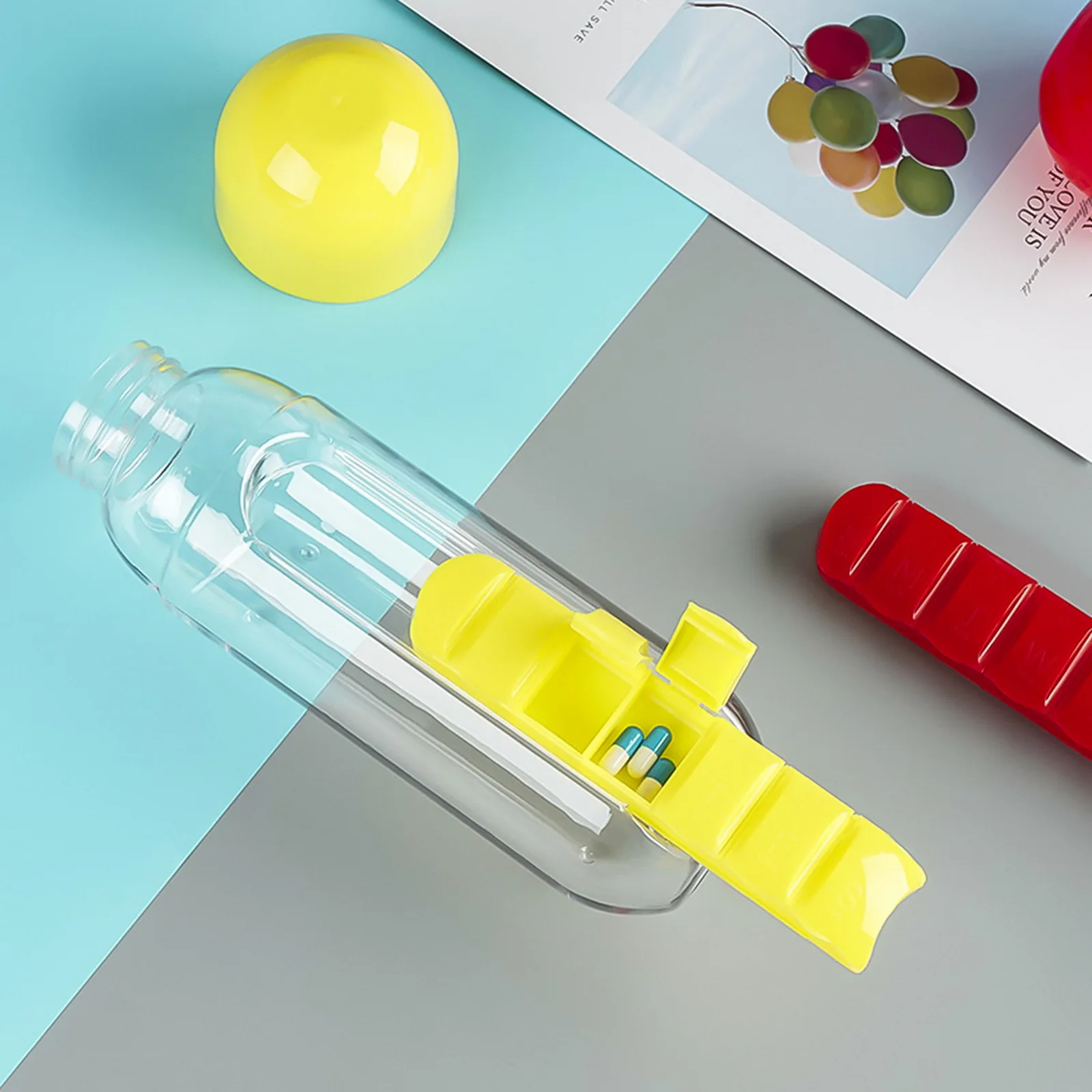 

600ml Sports Plastic Water Bottle Combine Daily Pill Boxes Organizer Drinking Bottles Leak-Proof Bottle Tumbler Outdoor