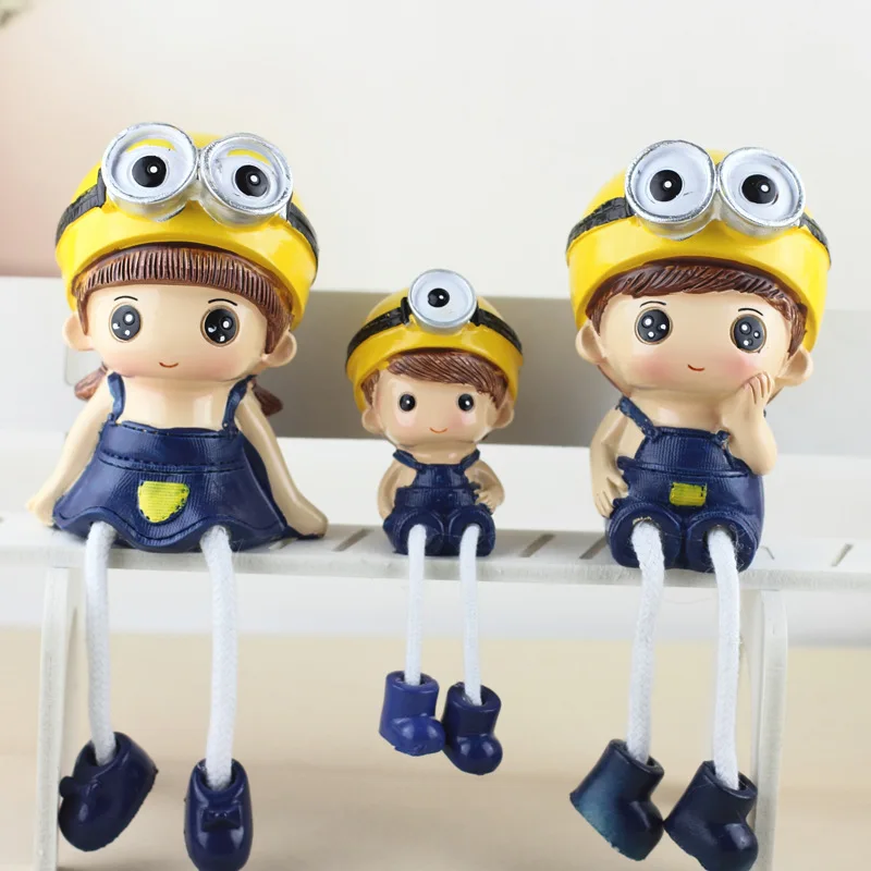 

Creative family of three hanging feet doll home decoration resin crafts gifts bedroom home decoration accessories