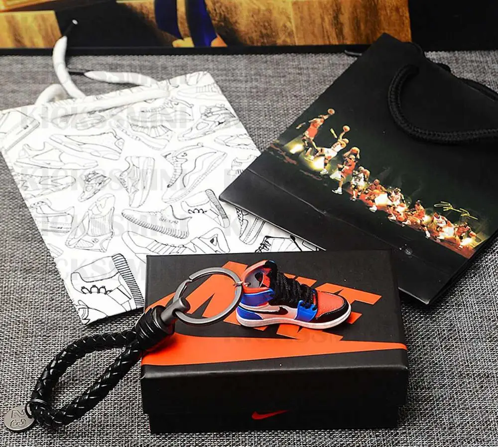 a shoe w rope Персональный DIY Air Jordan " разбитая задняя панель" часть 1 3D кроссовок фигурный брелок сумка коробка Подвеска для пары Кукла аксессуар - Цвет: a shoe w rope