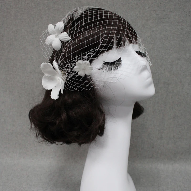 Гребень для волос с белыми цветами невесты и румян Высококачественная прошитая