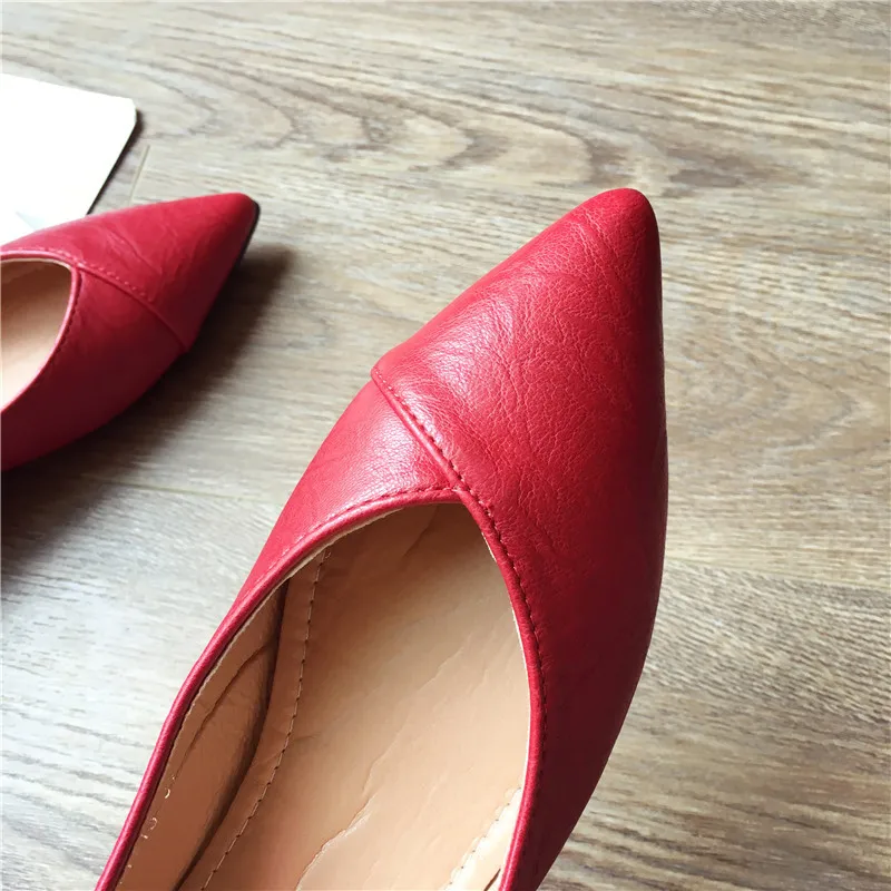 Новые туфли на плоской подошве; женские милые туфли на плоской подошве с острым носком; женские туфли-лодочки; красные женские лоферы без застежки; сезон весна-осень; женская обувь на плоской подошве