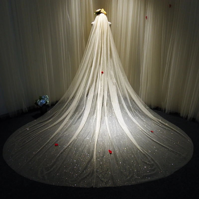 Глиттер-пелерины "Звездное небо". Сверкающие, длинные, шампанское и белый цвета с хвостом из роскошного тюля для свадебных нарядов. Головные уборы для невесты. Фотоаксессуары.