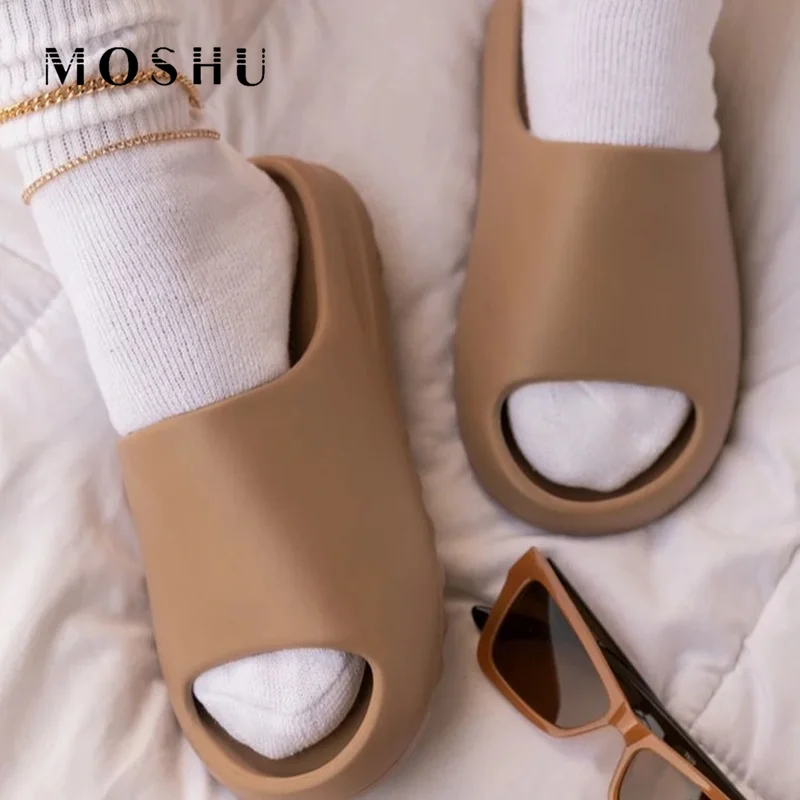 Сланцы женские на толстой подошве домашние шлепанцы массивной Нескользящие для