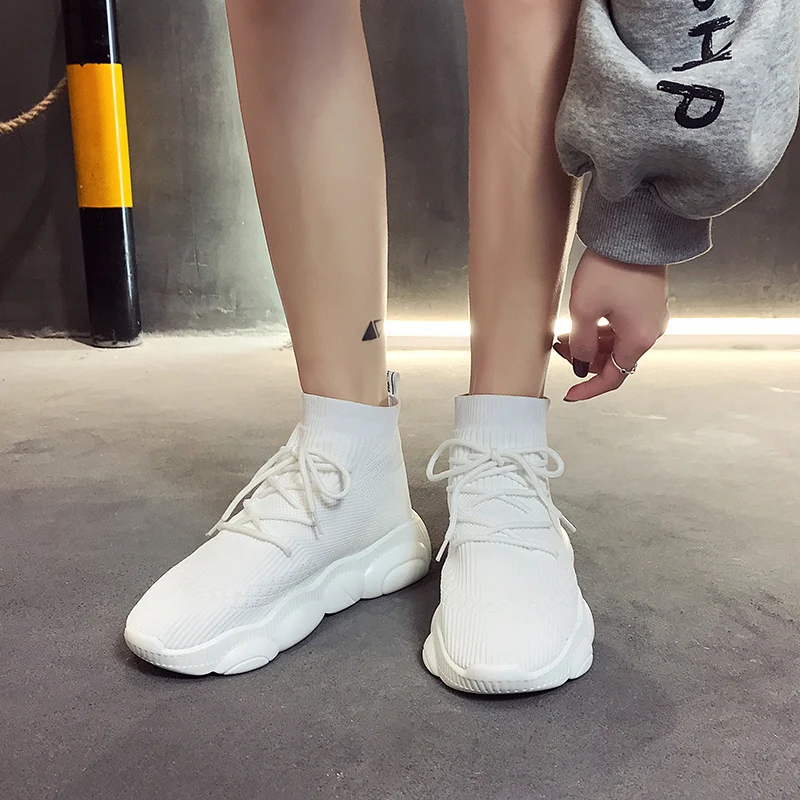 Женские кроссовки с дышащей сеткой белые черные вязаные высокие женская