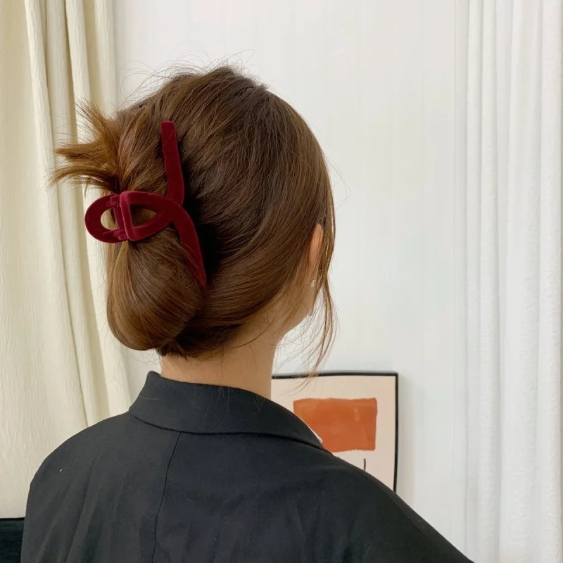 

Korean Version of The New Flocking Ladies French Geometric Clip Fashion Retro Simple Hair Accessories