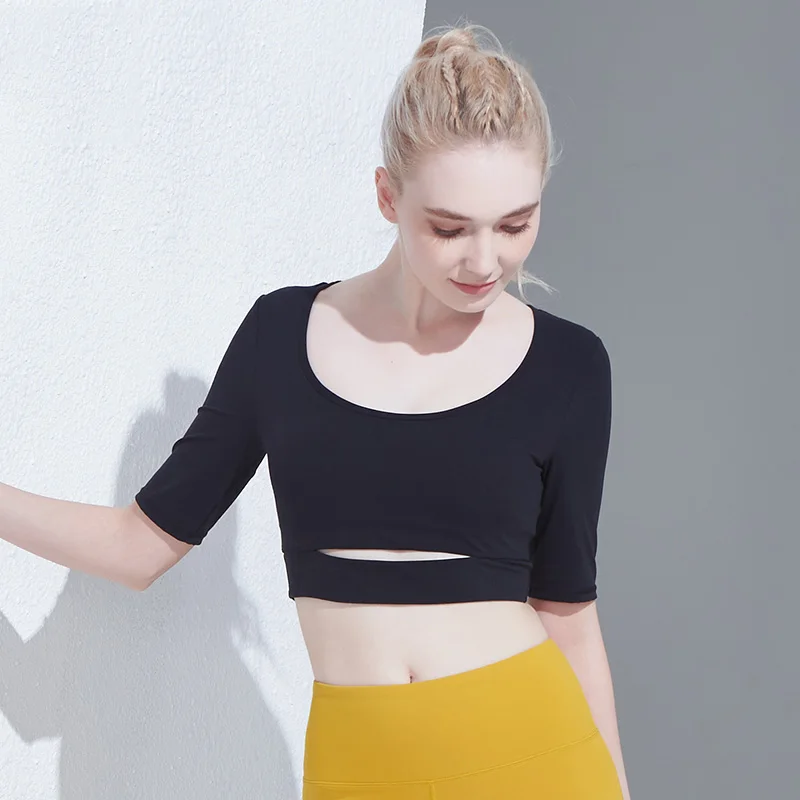 Женская модель женский укороченный топ с коротким рукавом для девушек
