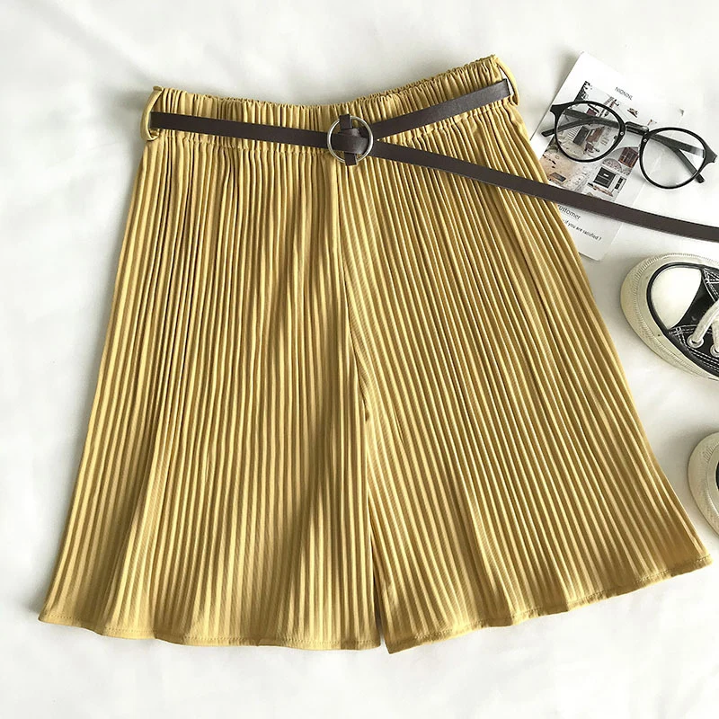 Женские шорты в Вертикальную Полоску с поясом TIGENA повседневные Корейском стиле высокой талией желтые и