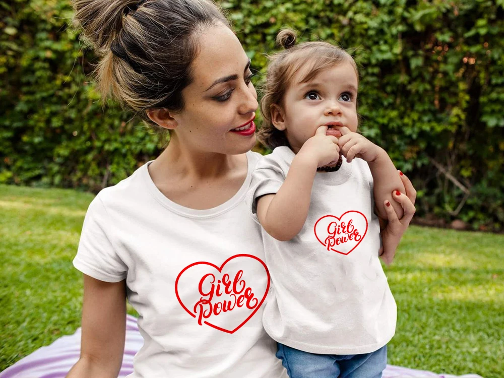 

1pcs Mommy & Me Shirt Family Matching Outfits Mom and Me Clothes Letter Short Sleeved Tshirt Mother Daughter Family Clothing