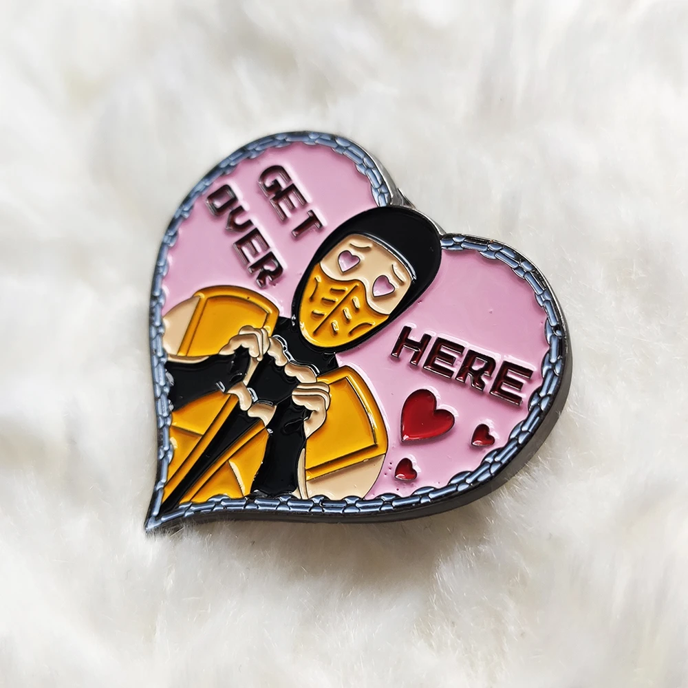 Металлический значок с эмалью в виде сердца ниндзя Mortal Kombat Scorpion аксессуары для