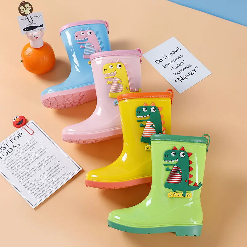 Детские непромокаемые ботинки с мультяшным динозавром цветные галоши высокие