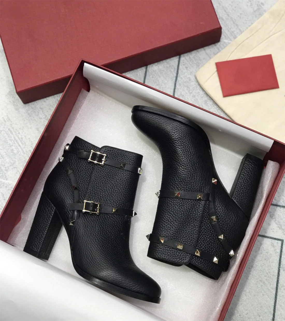 

High quality 2020 women's leather with rivets fashion trend ankle boots