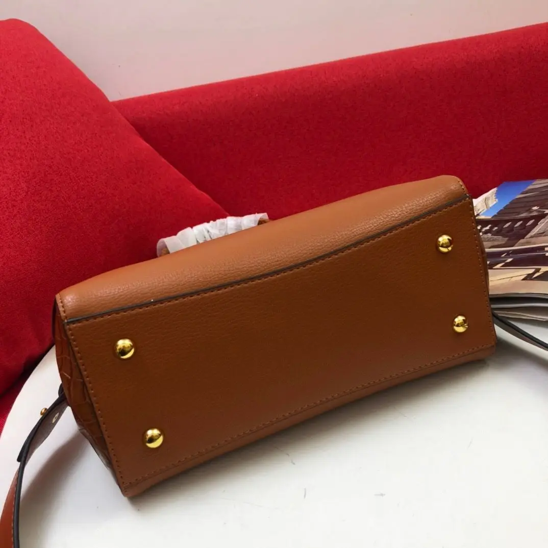 

2021 new fashion luxury big brand 100% leather casual large-capacity commuter women's one-shoulder messenger bag handbag