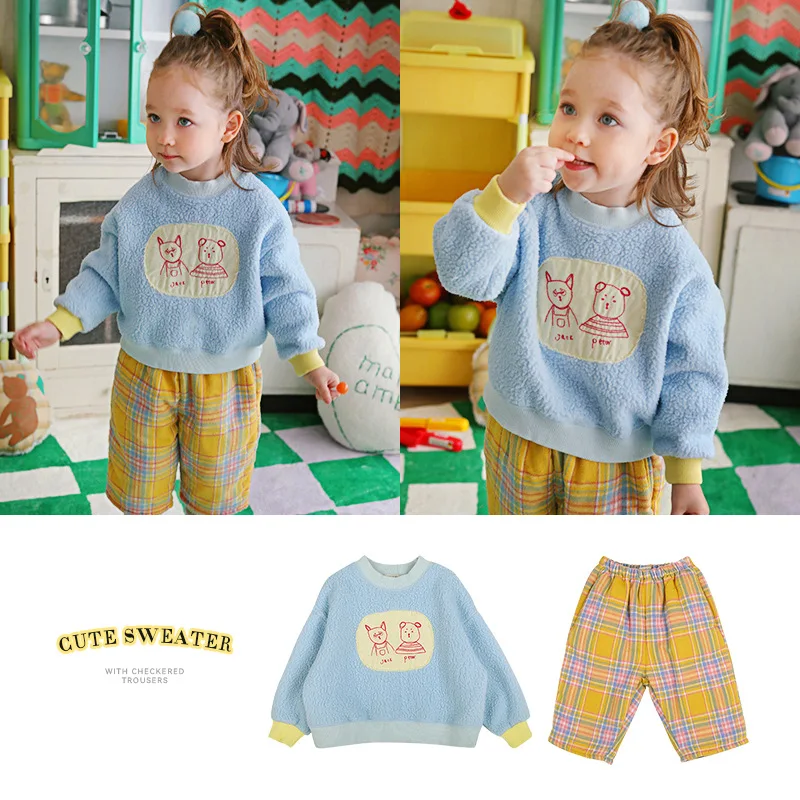 

Зимний свитер для девочек Корейский стиль милый с круглым вырезом плюшевый утепленный теплый топ для маленьких детей плотные капри в клетк...