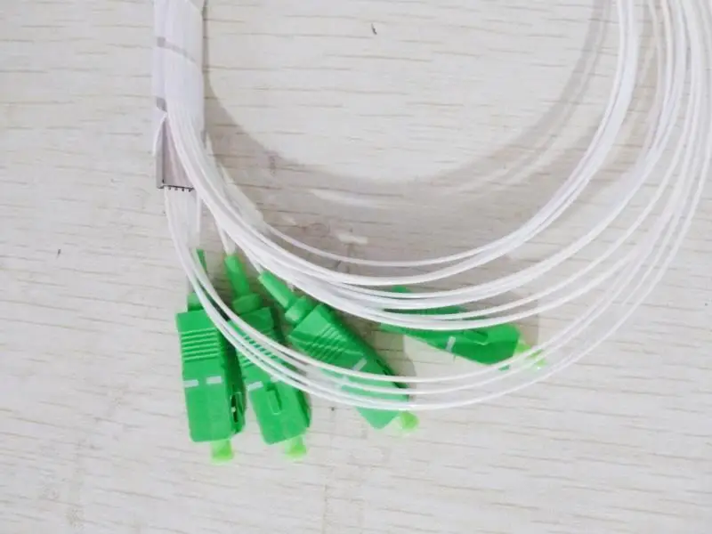 Бесплатная доставка ПЛК-сплиттер 1x4 SC/APC 30 шт./лот 0 9 мм 1 метр Ftth ПЛК FBT сплиттер
