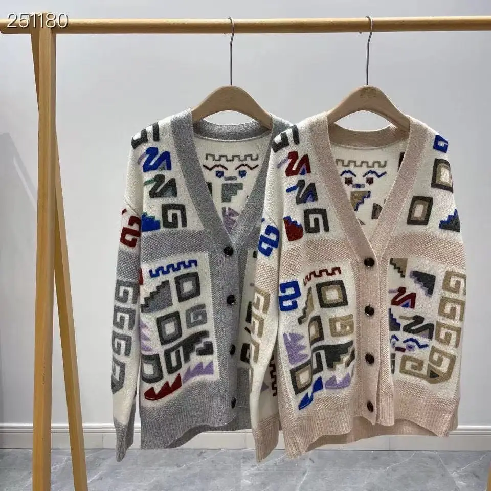 

Fyion Runway Fashion Women Sweater 2021 High Quality Winter Long Sleeve Single Breasted Cashmere Cardigan Jacquard Sweater