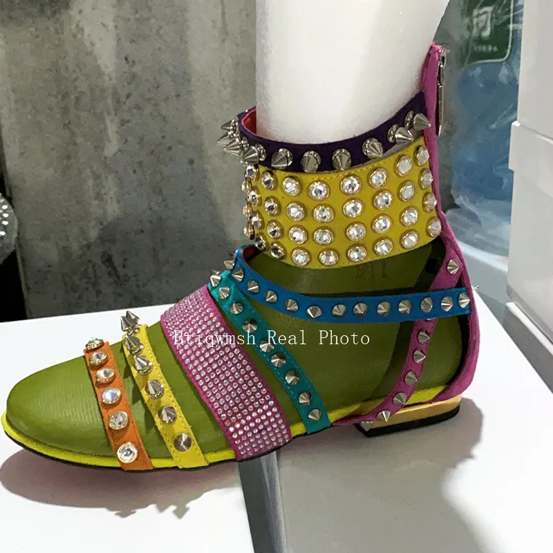 

2020 Newest Spike Sandals Women Open Toe Rivet Rhinestone Cross Strap Flat Shoes Woman Sexy Party Shoes