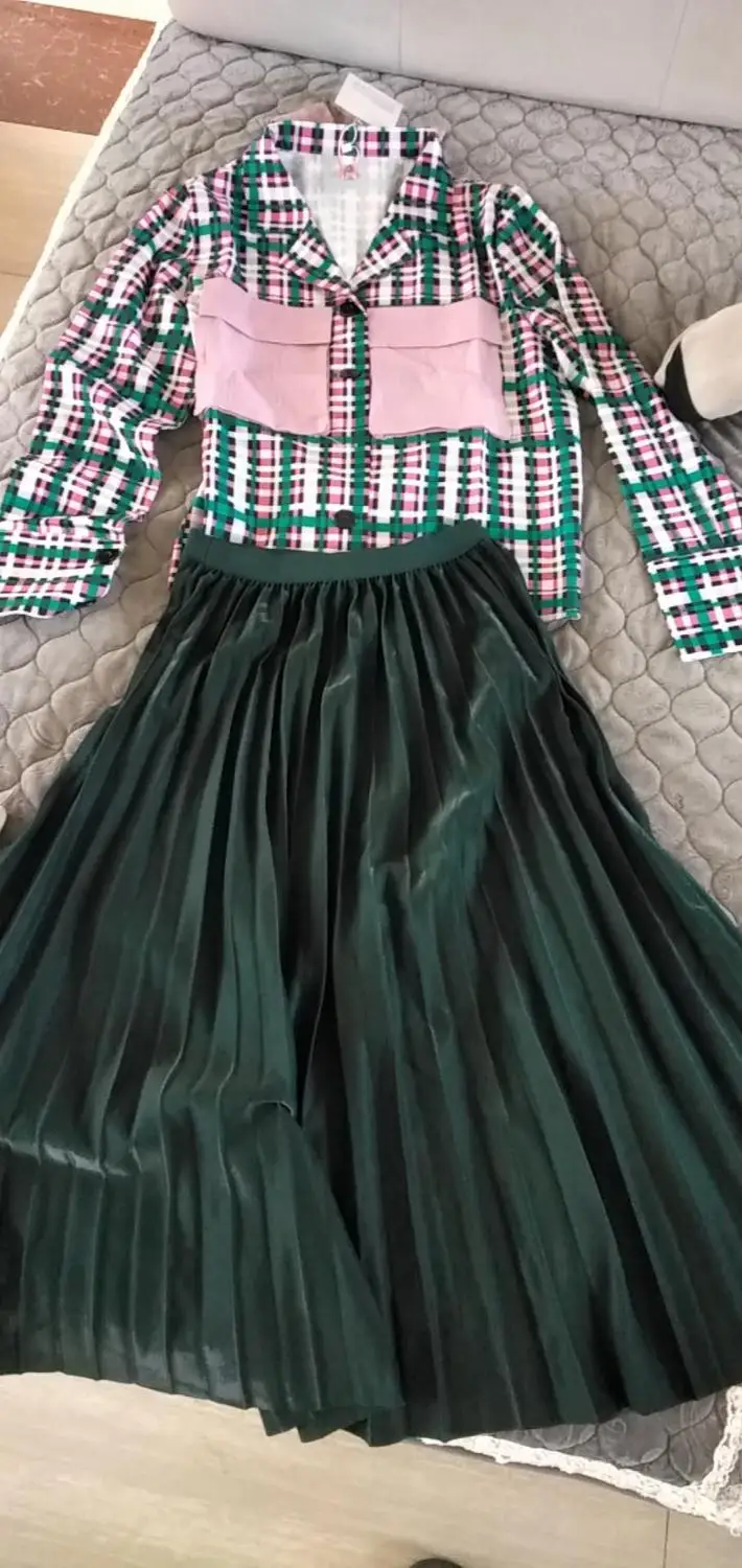 

2 Pcs Clothing Set Women's Plaid Big Pockets Loose Blouses Tops + Green Pleated Shinny Long Graceful Party Skirt Suit NS178