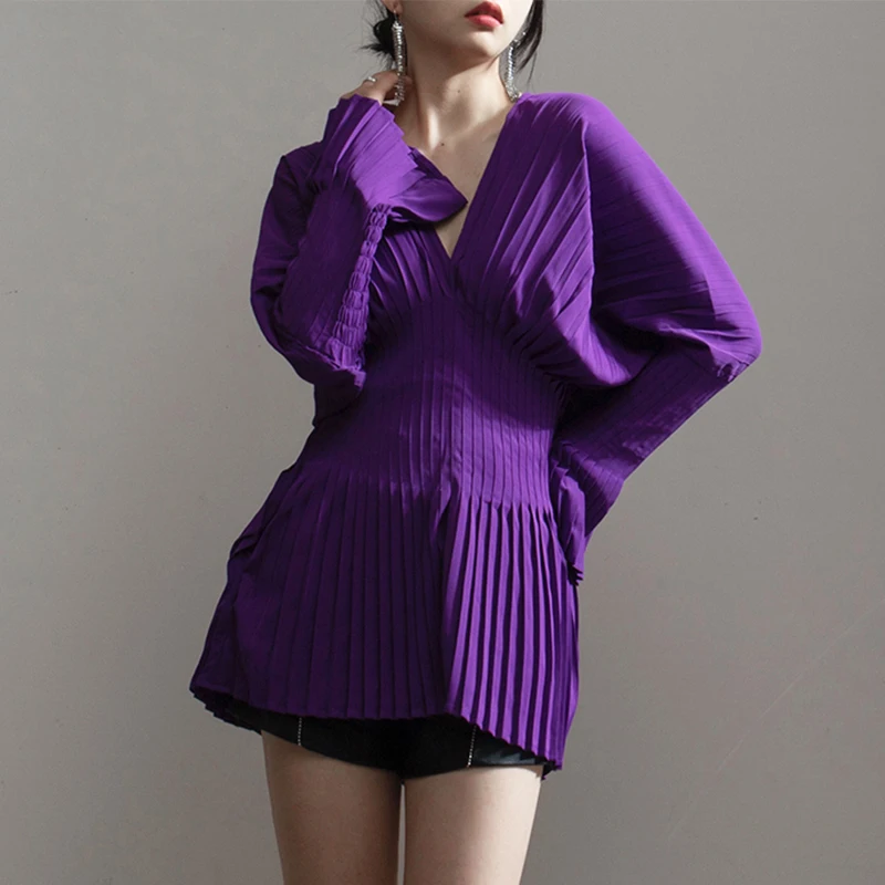 

Summer Streetwear Women Long Flare Sleeve V Neck Pleated Ruched Shirt Blouse Elegant Female Vintage White Slim Sexy Tops