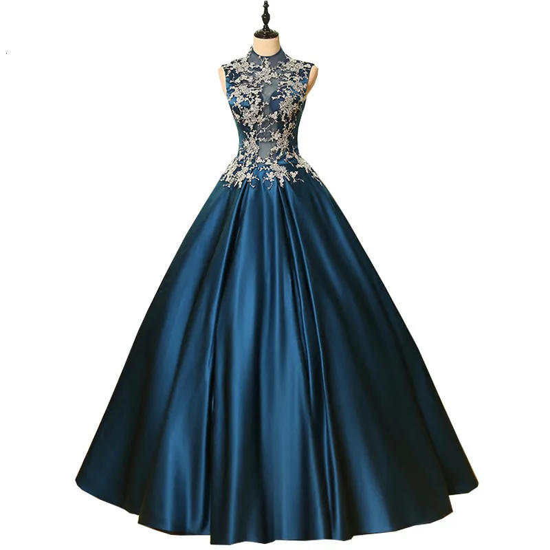 Длинное вечернее платье 2019 бальное с высоким воротом кружевное без рукавов