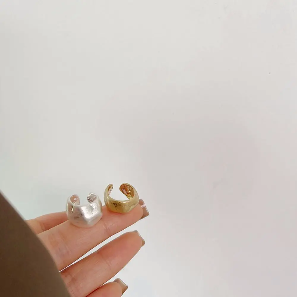 

Korean Design sense niche Non-pierced Ear Bone Clip Female Cold Wind Irregular Metal Matte Retro Earrings Jewelry