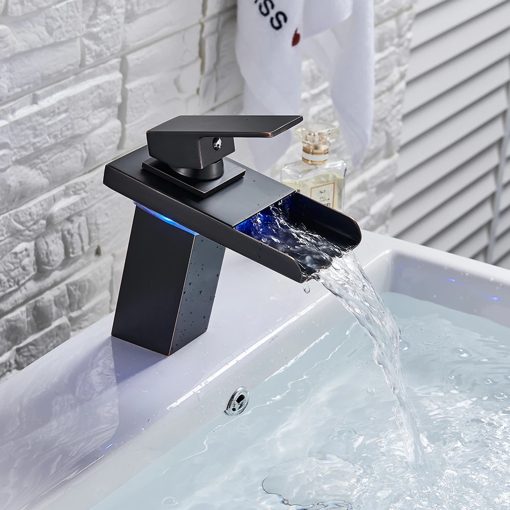 Хромированный Светодиодный смеситель для раковины в ванной комнате кран горячей