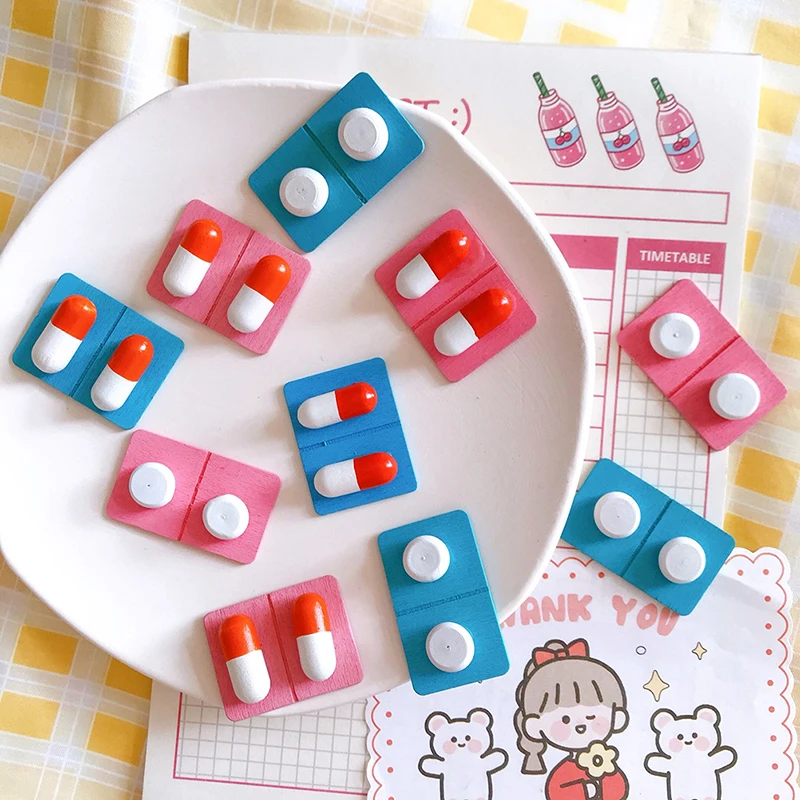 

4pcs Mini Wooden Simulation Pill Capsule Model Dollhouse Miniature Accessories