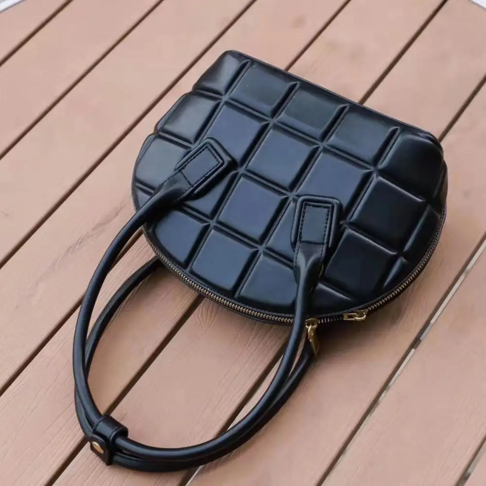 Шикарная клетчатая тисненая женская сумка модная маленькая сумочка от