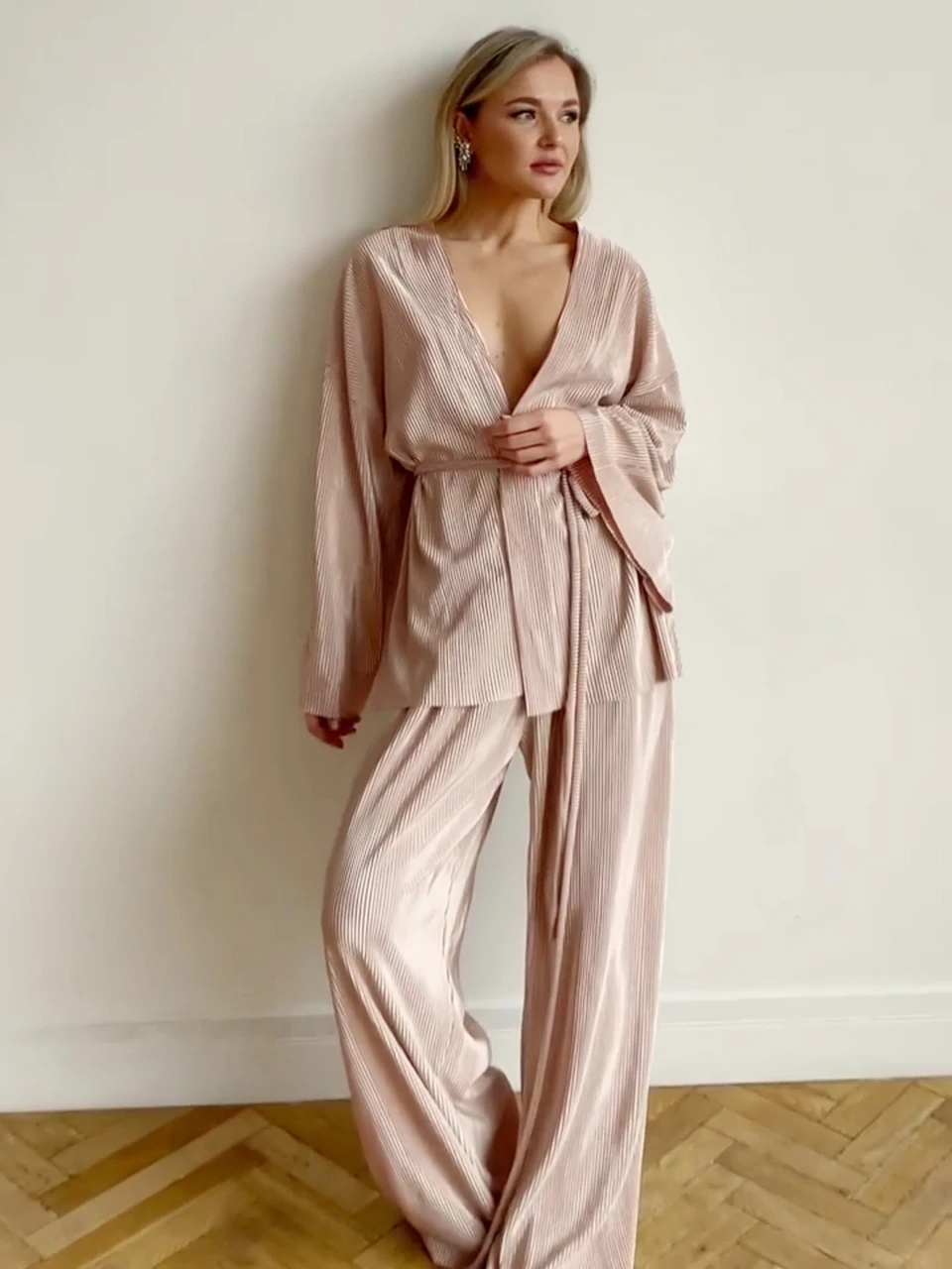 

Linad Khaki Women Pajama Trouser Suits Pleated Pajamas Set Woman 2 Pieces Home Wear Long Sleeves Nightgowns Spring Casual Pijama