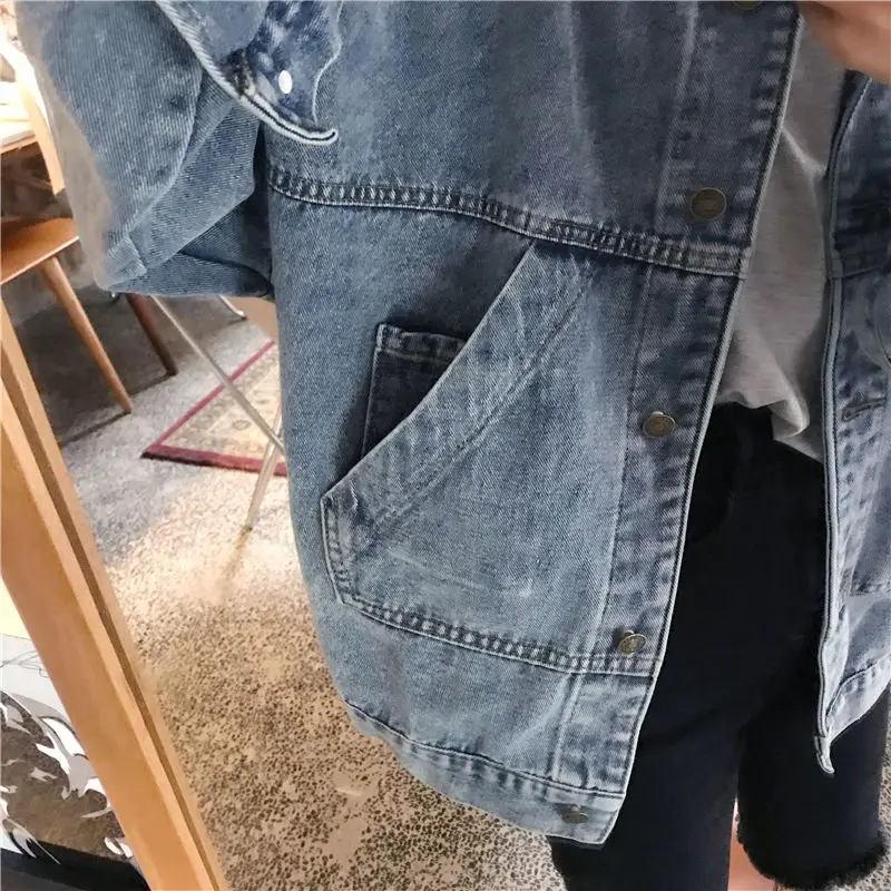 Куртка женская джинсовая с карманами базовая Весенняя модная верхняя одежда в