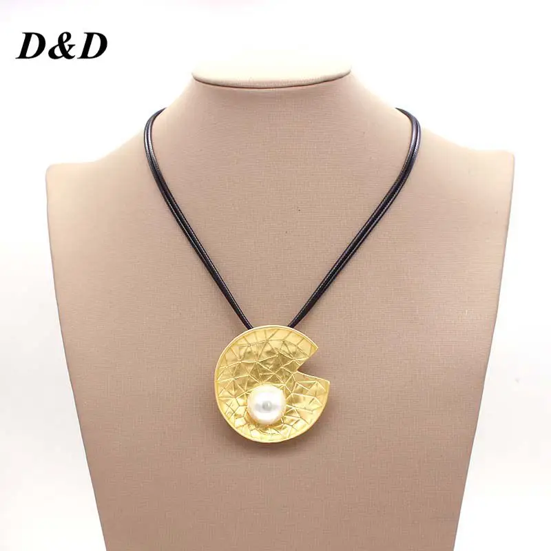 

2021 Punk Black PU Leather Handmade Wire Drawing Round Square Long Necklace Pendant for Women Unisex Statement Bijoux