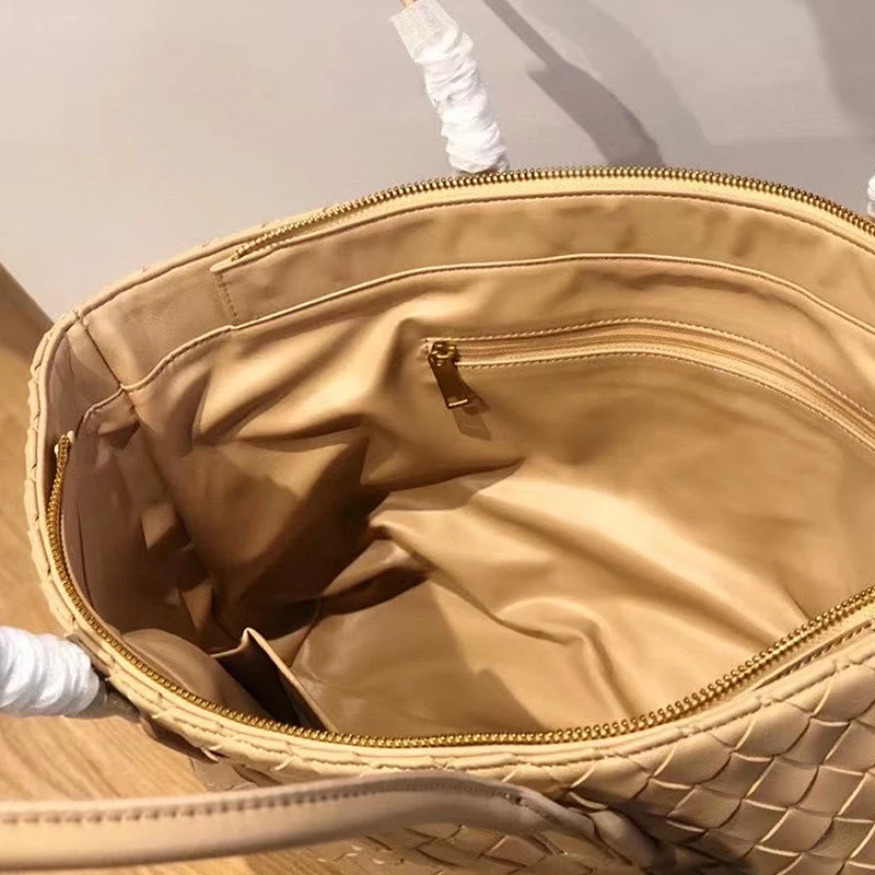 

Womens Handbag Tote Bags For Women Vintage High Quality Genuine Leather Woven Handbag Luxury Simple Large Capacity Bag