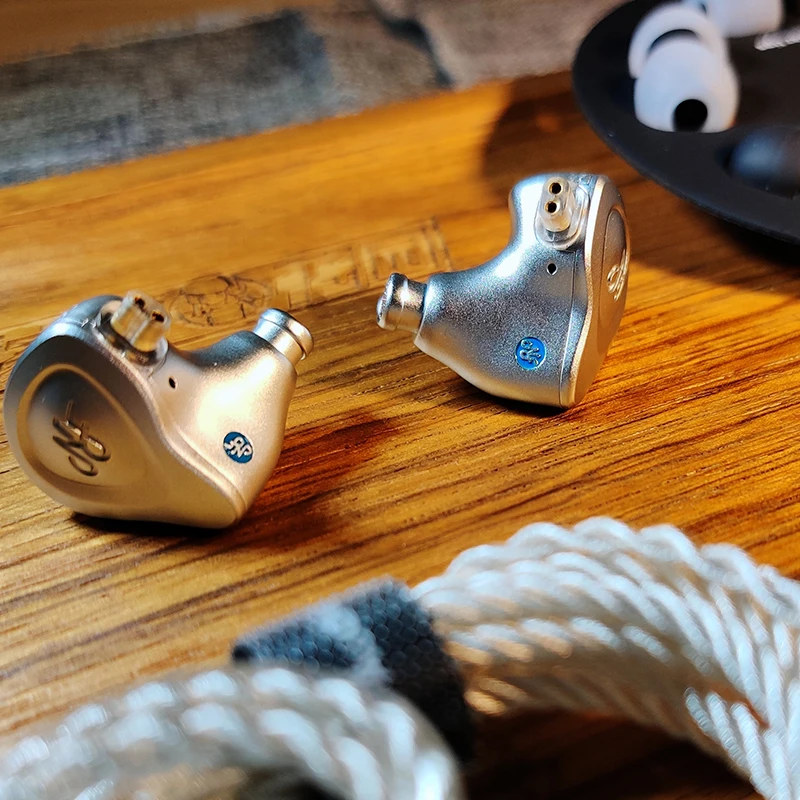 Наушники вкладыши NF Audio NM2 + двухполосный динамический монитор в алюминиевом