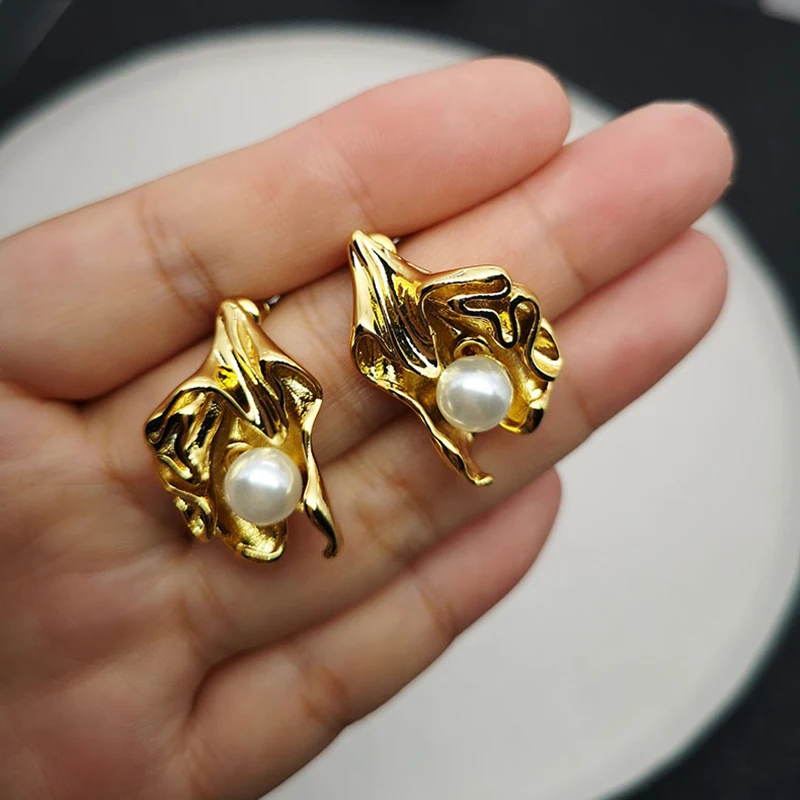 Золотые металлические складные серьги-гвоздики Peri'sBox стильные витые в форме