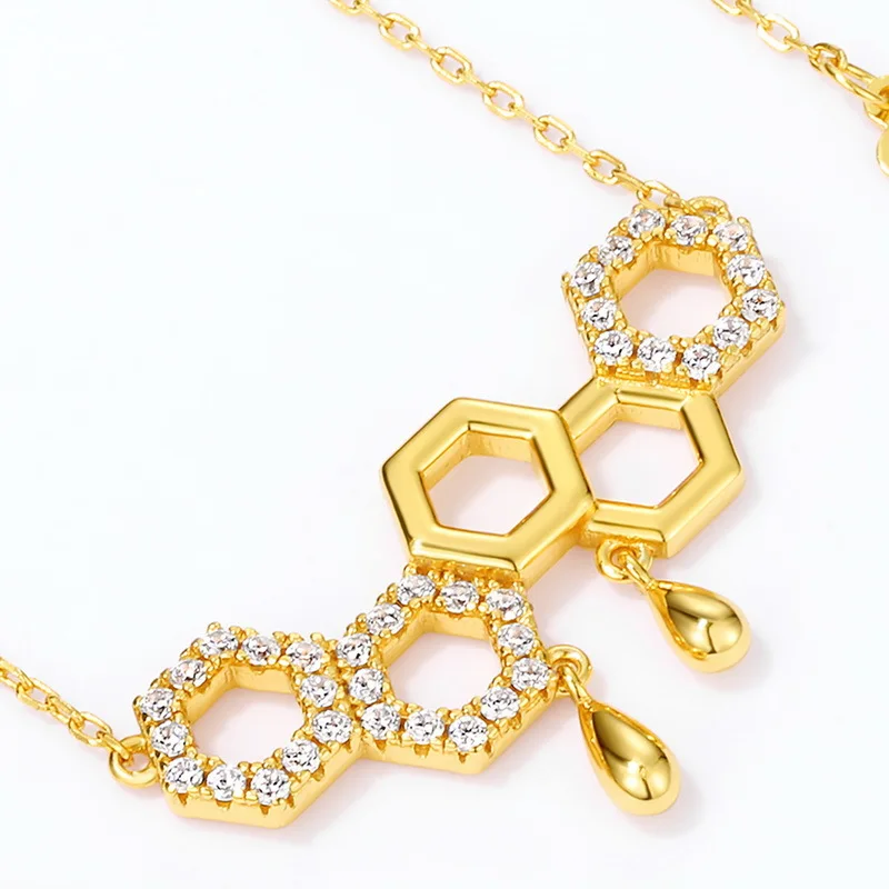 

Female S925 Silver Inlaid Zircon Flower and Honey Hollow Diamond-shaped Retro Necklace 210329-67