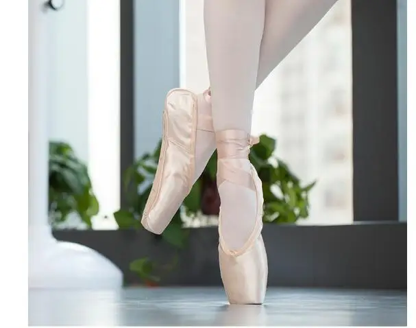 1pair/lot Professional Ballet Pointe Shoes Girls Women Ladies Satin Ballet Shoes With Ribbons