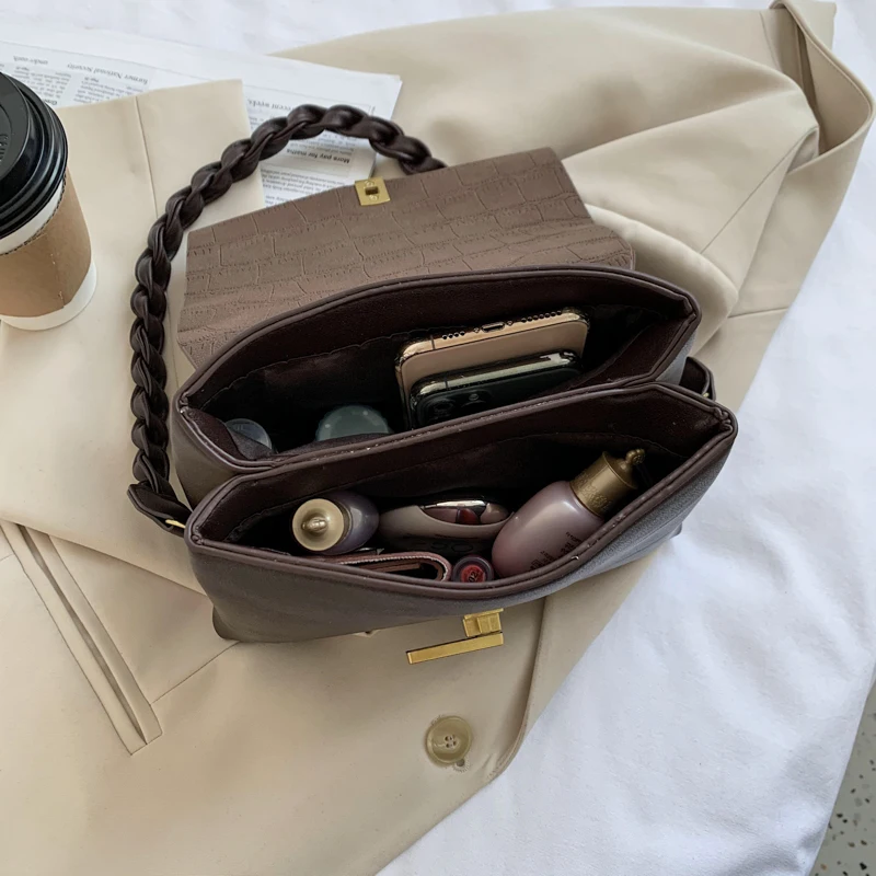 

2020 winter new shoulder bag ladies handbag retro messenger bag fashion female bag casual lady bag wallet mobile phone bag