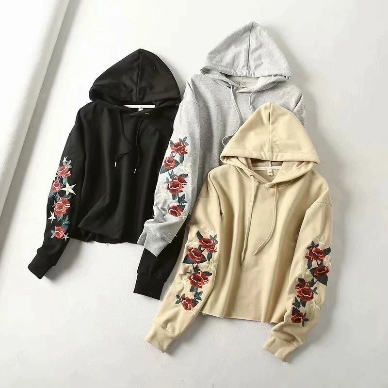 Осенняя утепленная женская модная короткая худи толстовки с вышивкой Женская