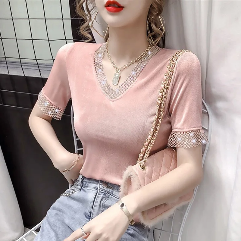 Футболка женская со стразами брендовая однотонная приталенная и простая рубашка