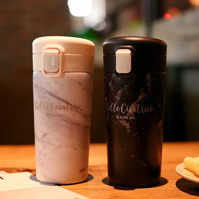 Креативная мраморная текстура термос из нержавеющей стали Изолированная