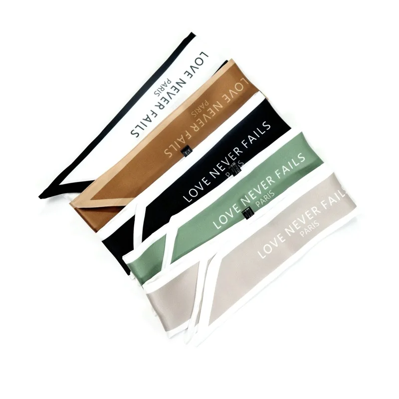 Маленький шарф в узкую полоску с буквами алфавита летний декоративный короткий