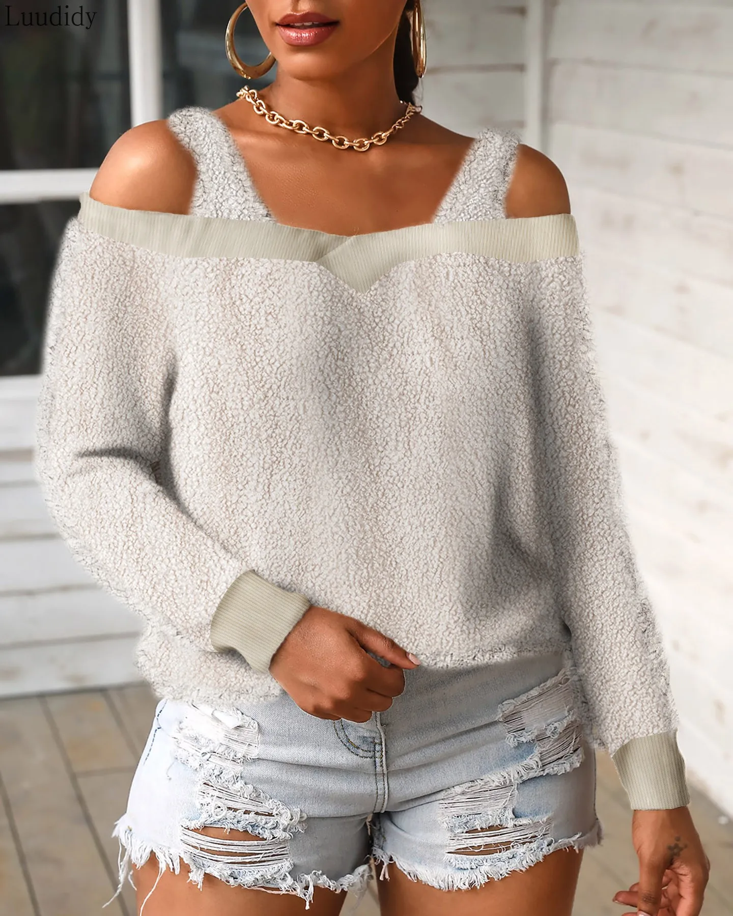 

Ladies Sling Strapless Long Sleeve Top Spring and Autumn New Fashion Teddy Fleece Top Ladies Casual Loose Pullover 2021