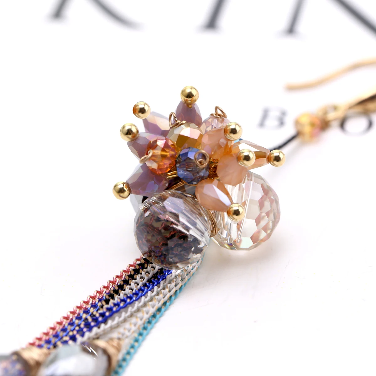 Новые длинные висячие серьги с золотыми кисточками и цепочками в богемном стиле